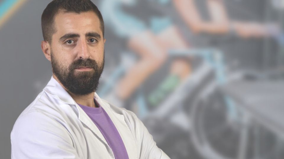Nuestro podólogo de la clínica, Àrtur Martínez, en el programa “A Córrer” de À Punt.